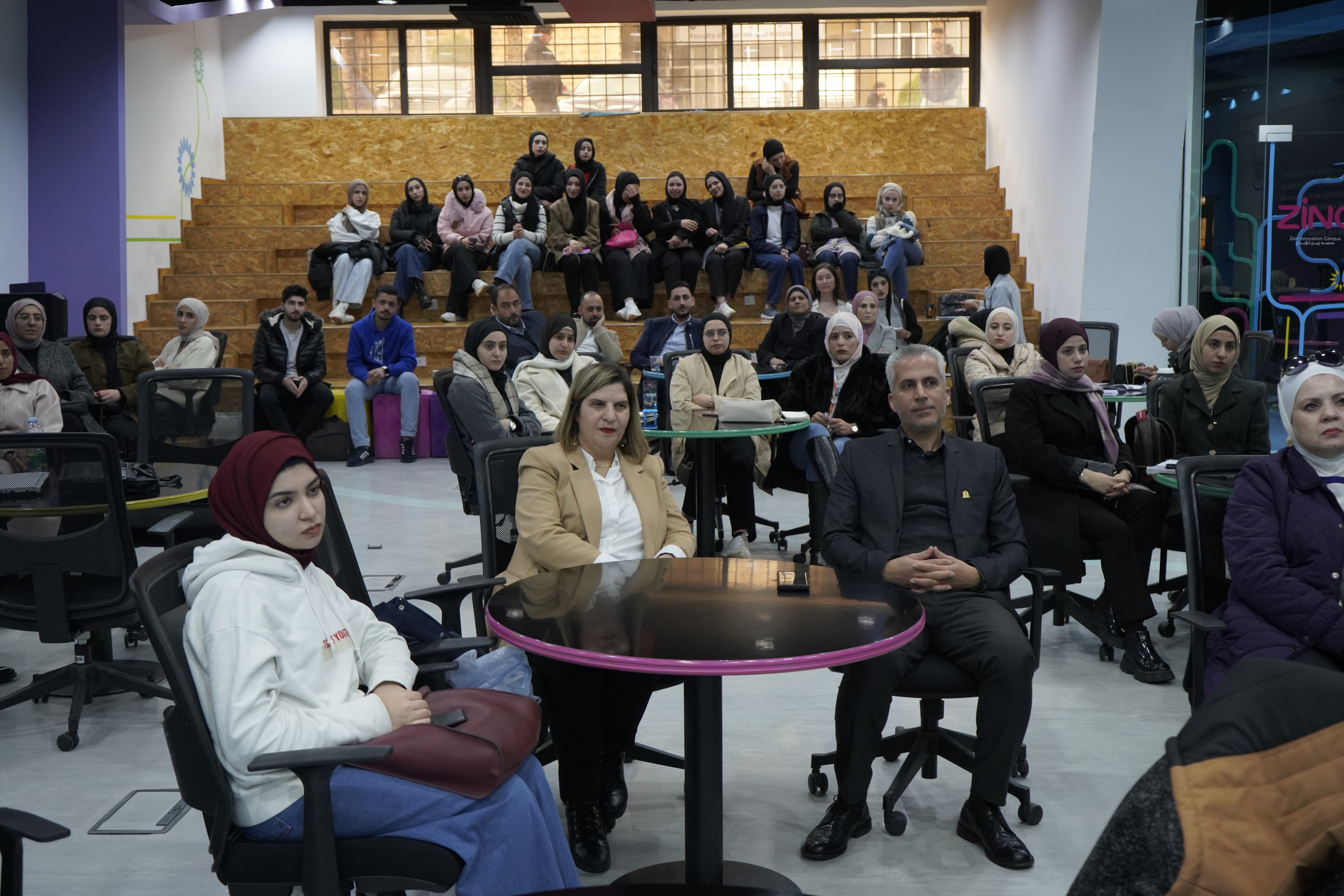 مركز اللاجئين في اليرموك ينظم لقاء بعنوان 